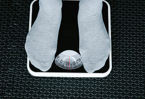 Imagen de una bascula relacionada con la terapia de bulimia